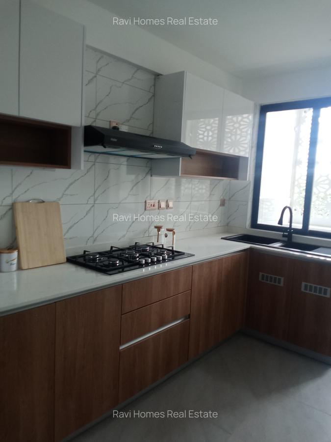 3 Bed Apartment with En Suite in Parklands - 7