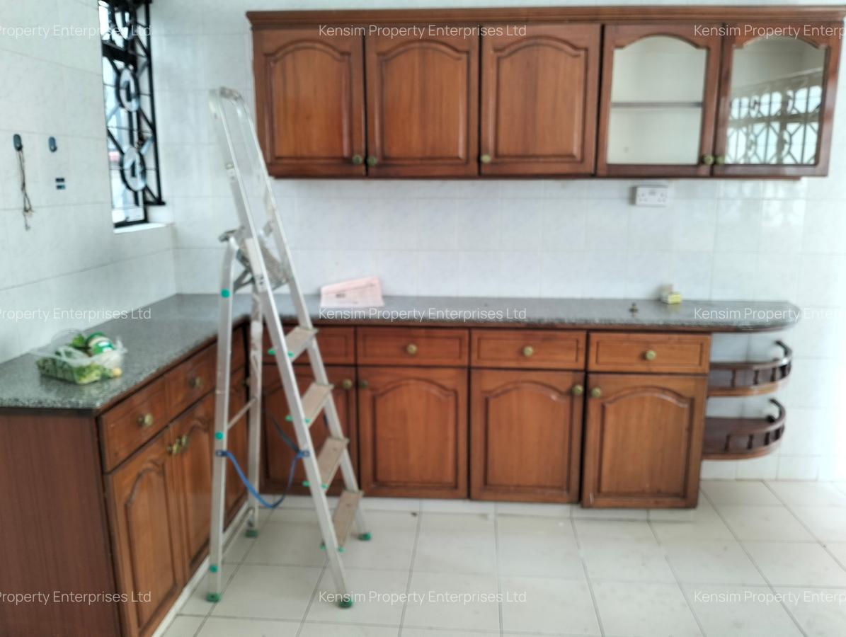 4 Bed Townhouse with En Suite in Lavington - 3