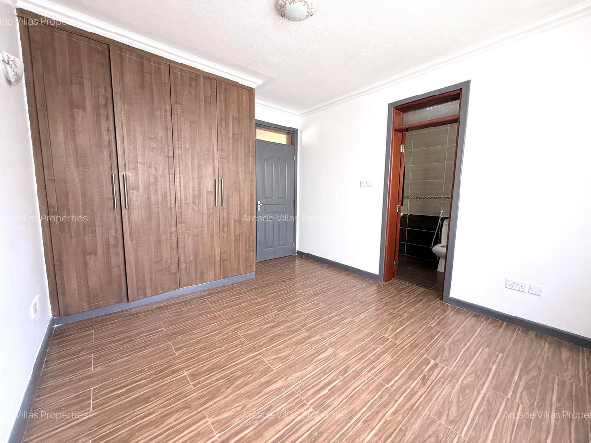 3 Bed Apartment with En Suite in Riverside - 12