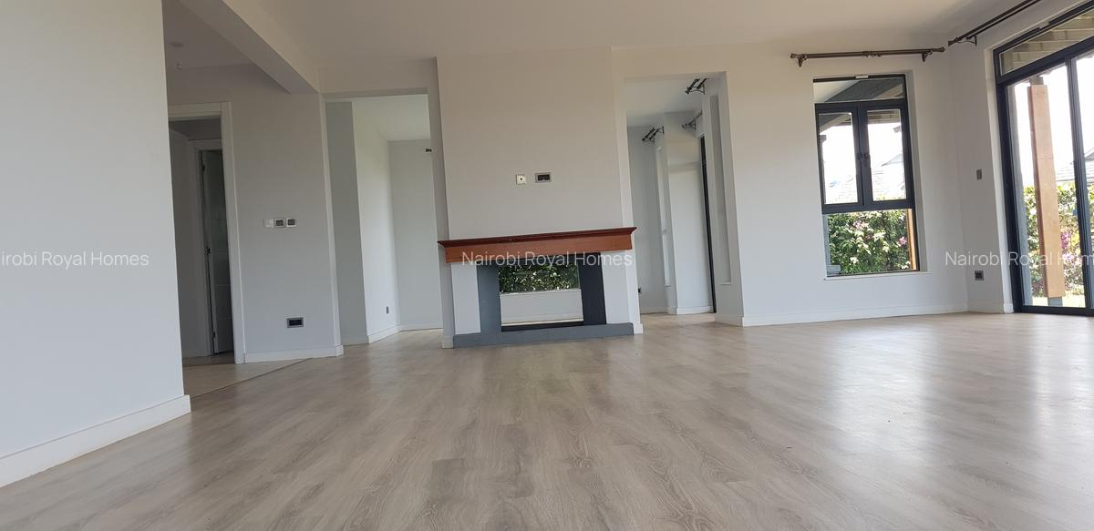 4 Bed Townhouse with En Suite at Five Star - 6