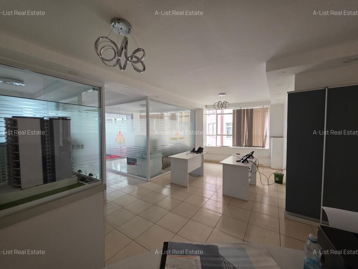 1,205 ft² Commercial Property with Service Charge Included at Parklands - 11