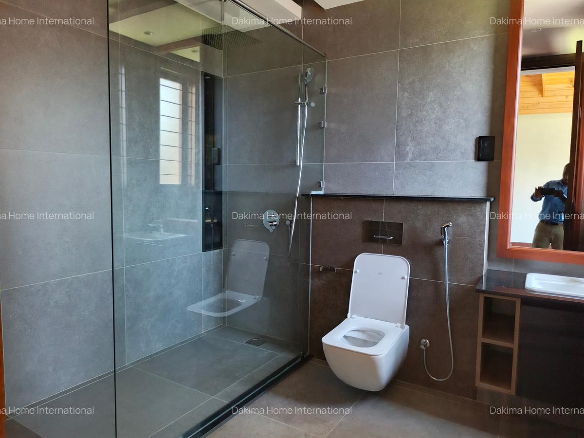 4 Bed House with En Suite in Runda - 17
