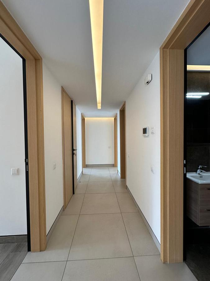 3 Bed Apartment with En Suite at Dennis Pritt Road - 4