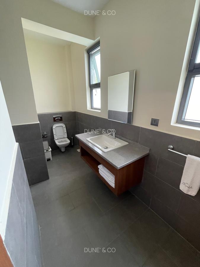 Serviced 2 Bed Apartment with En Suite in Spring Valley - 12