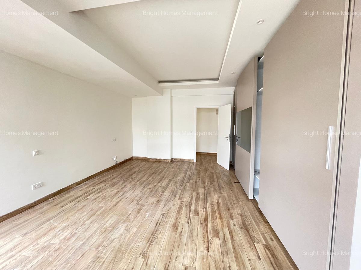 4 Bed Apartment with En Suite in Riverside - 7