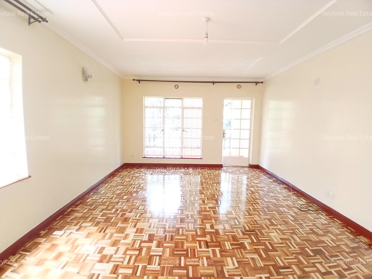 4 Bed Townhouse with En Suite at Lavington - 17