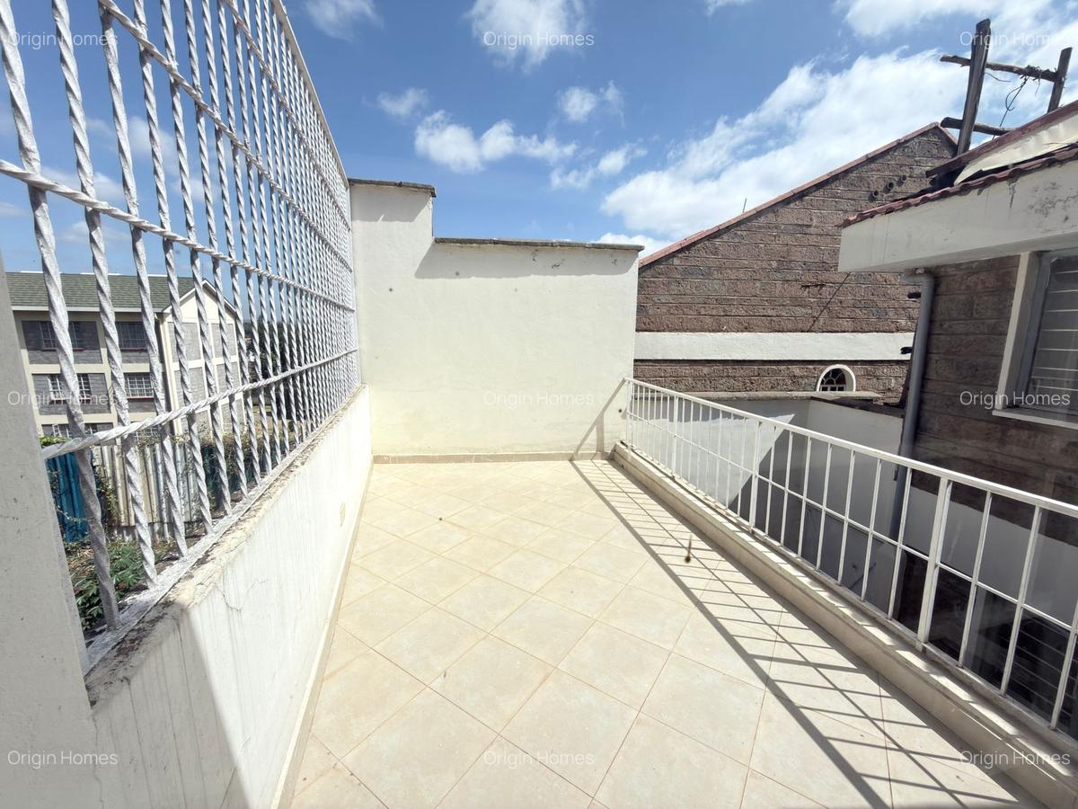 4 Bed Townhouse with En Suite at Westlands - 13