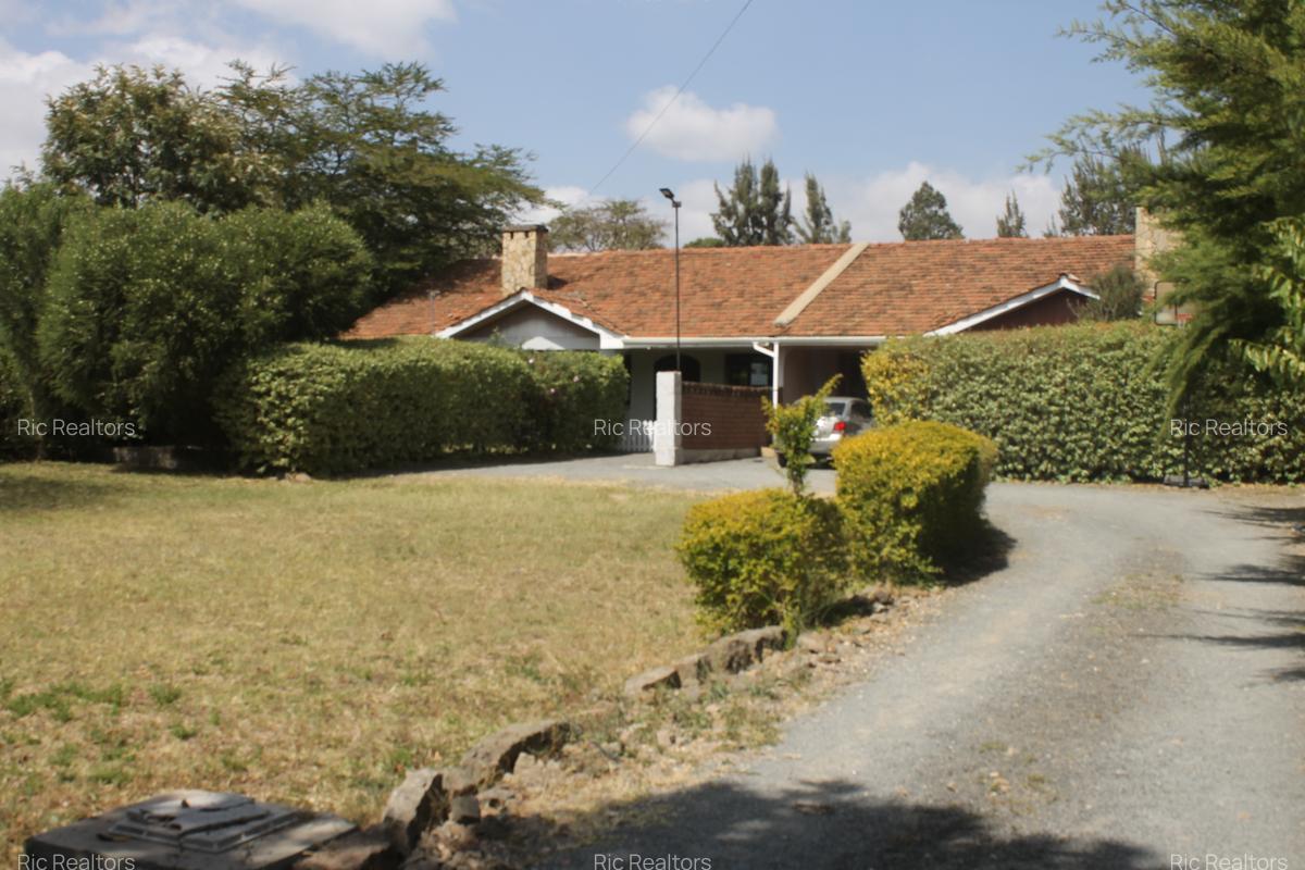 3 Bed House with En Suite at Karen - Fairacres - 5