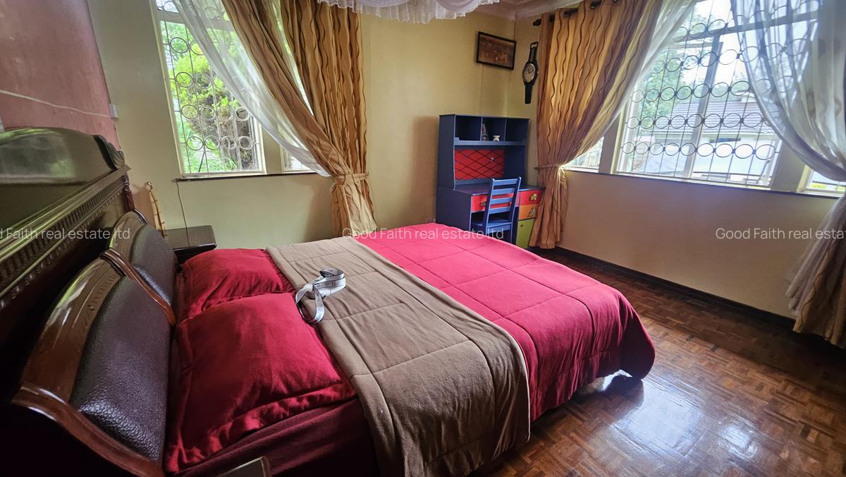 5 Bed House with En Suite in Runda - 9