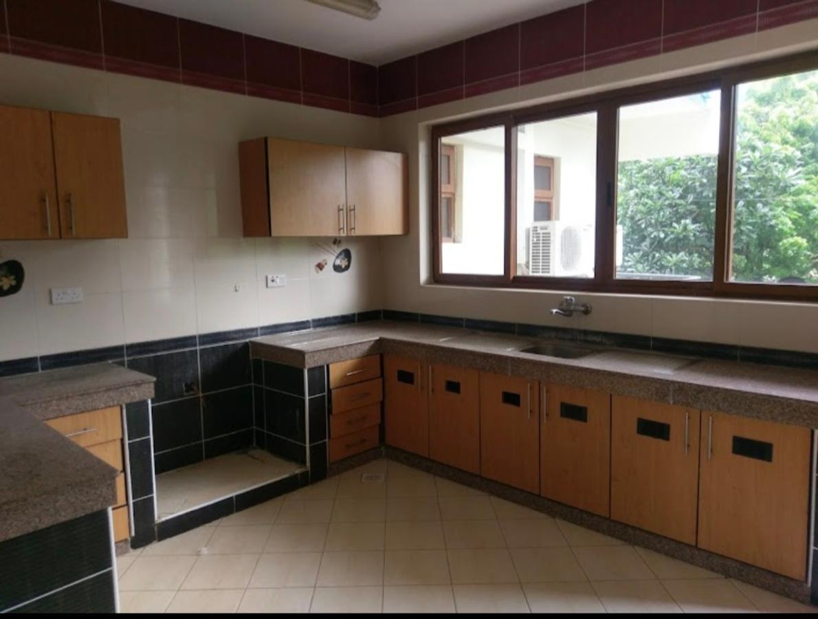 Serviced 3 Bed Apartment with En Suite at Nyali Links Road - 6