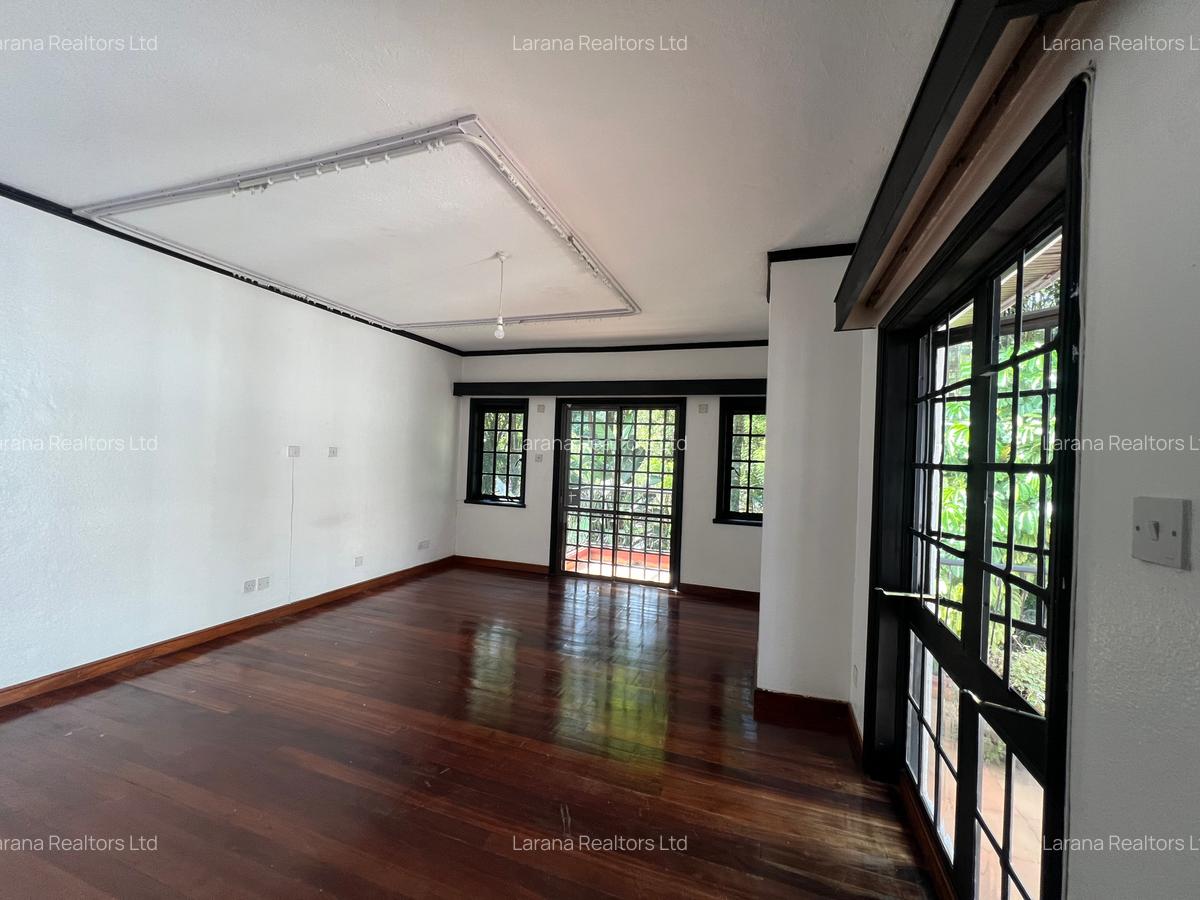 4 Bed Townhouse with En Suite at Riverside Dr - 9