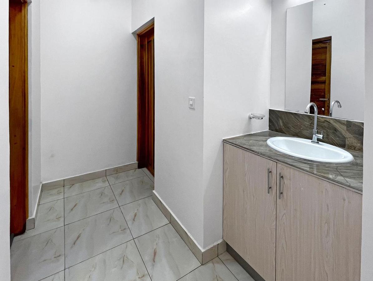 2 Bed Apartment with En Suite at Malindi Cbd - 10