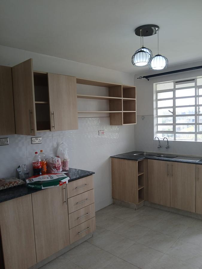 Serviced 3 Bed Apartment with En Suite at Pemways - 3