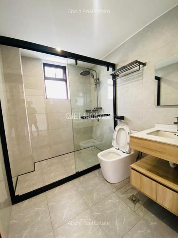 3 Bed Apartment with En Suite in Riverside - 4