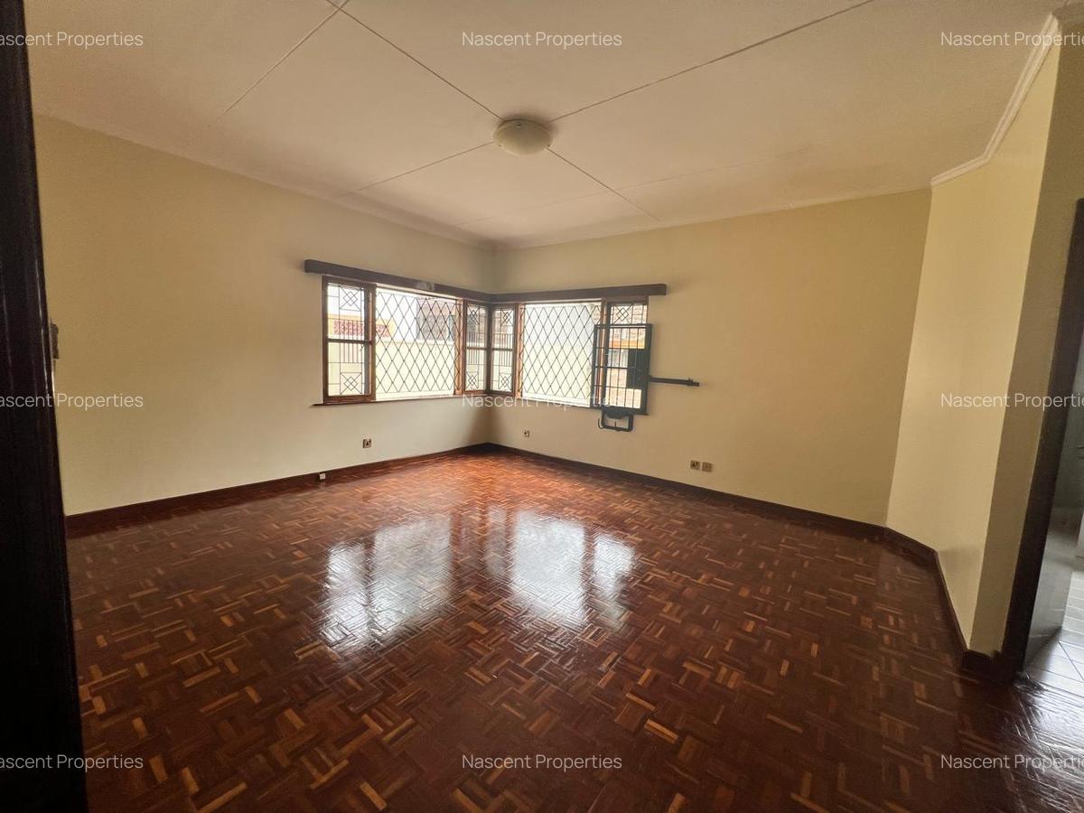 4 Bed Townhouse with En Suite in Spring Valley - 11