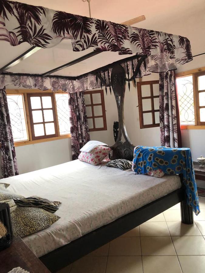 5 Bed Villa with En Suite in Malindi - 4