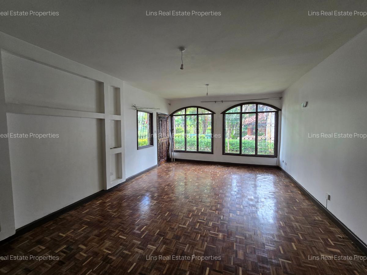 4 Bed Townhouse with En Suite in Lavington - 20