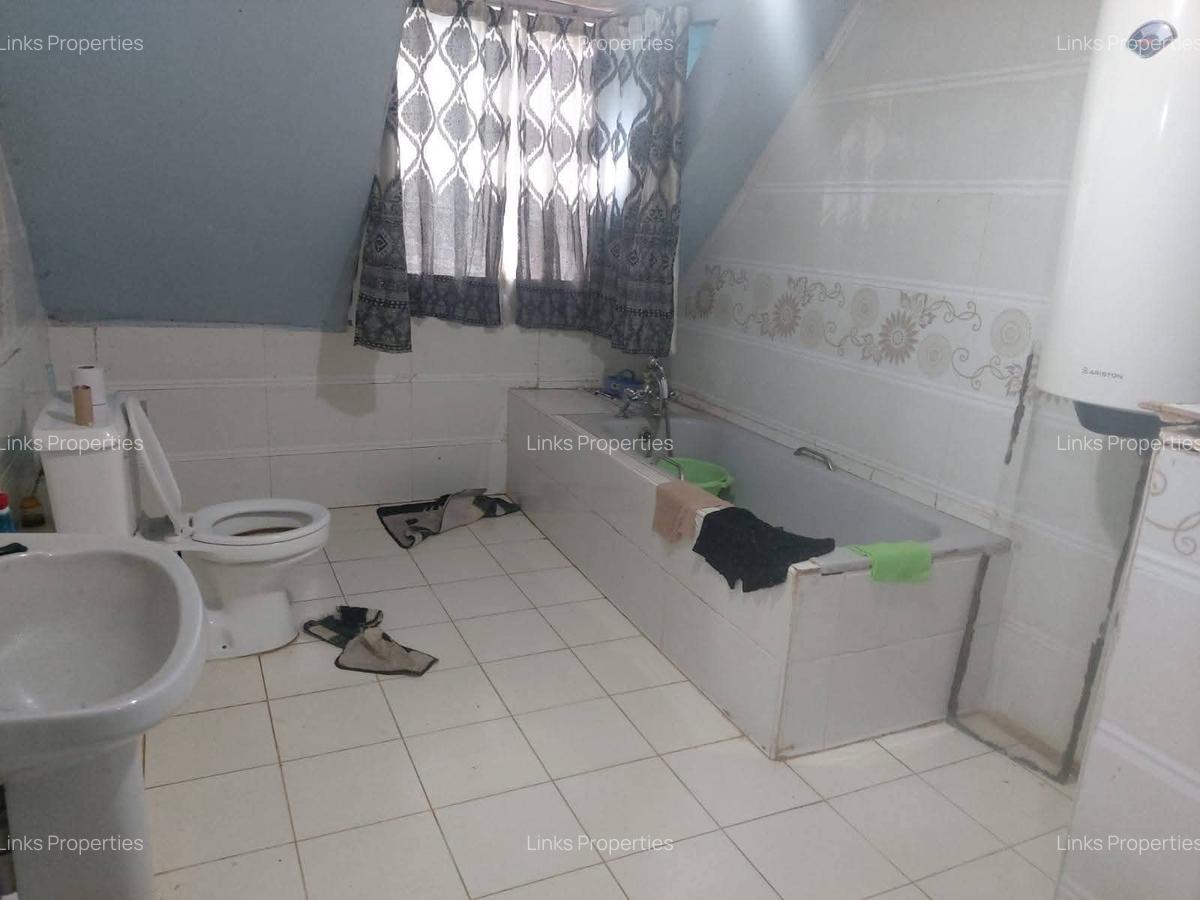 5 Bed Townhouse with En Suite at Kerarapon Drive - 6