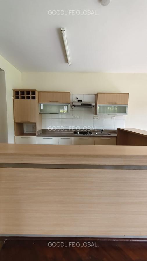 4 Bed House with En Suite at Ridgeways - 8