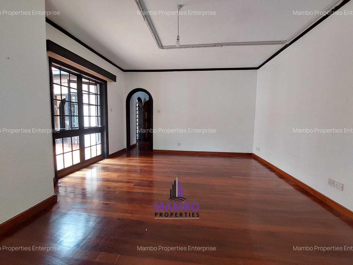 4 Bed Townhouse with En Suite at Riverside Dr - 12