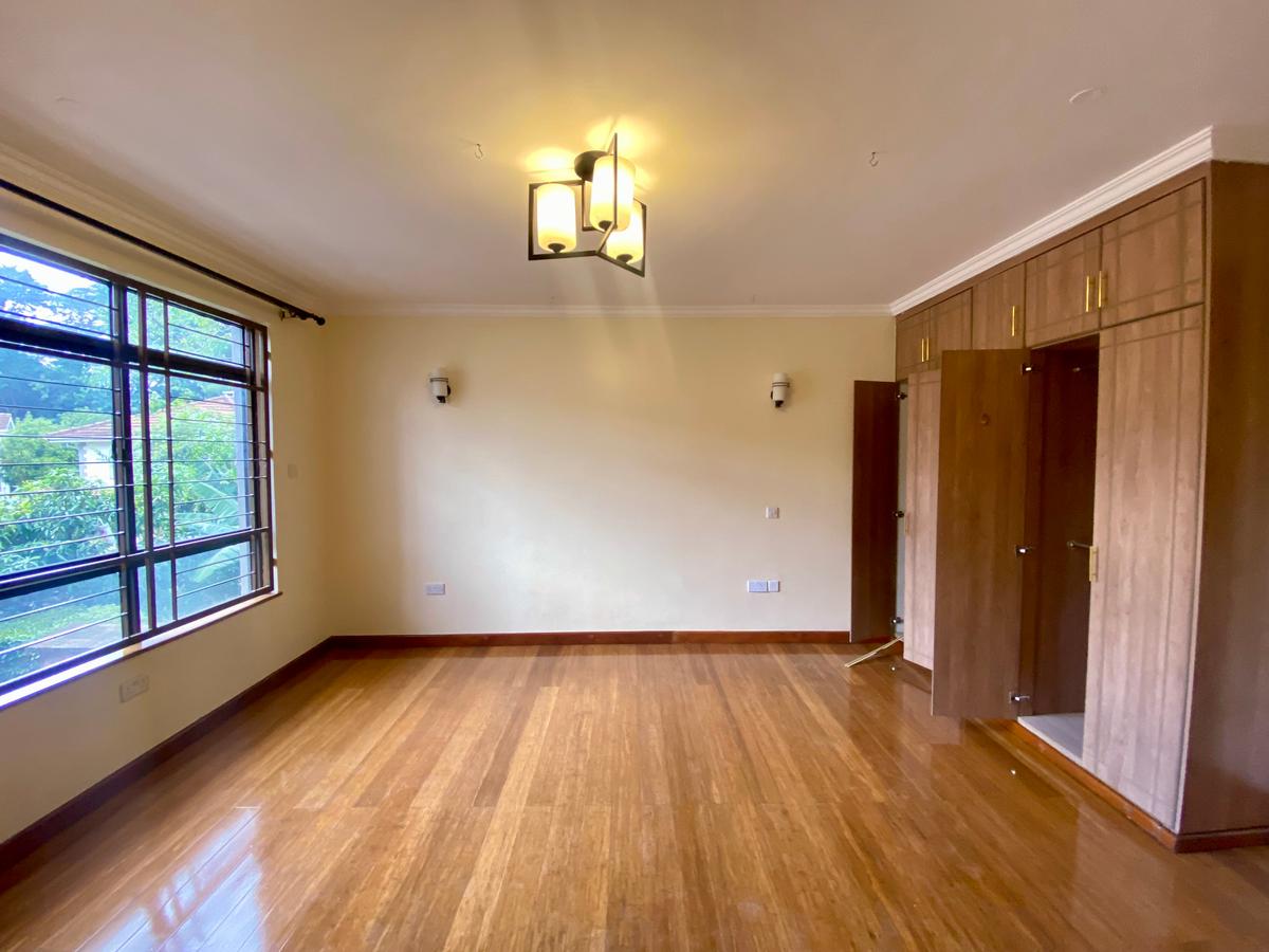 5 Bed Townhouse with En Suite in Lavington - 9