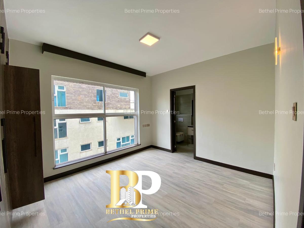 3 Bed Apartment with En Suite in Riverside - 10