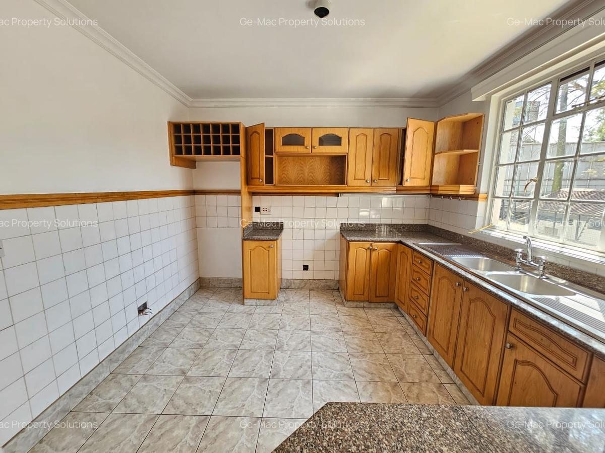 3 Bed Apartment with En Suite in Muthaiga - 14