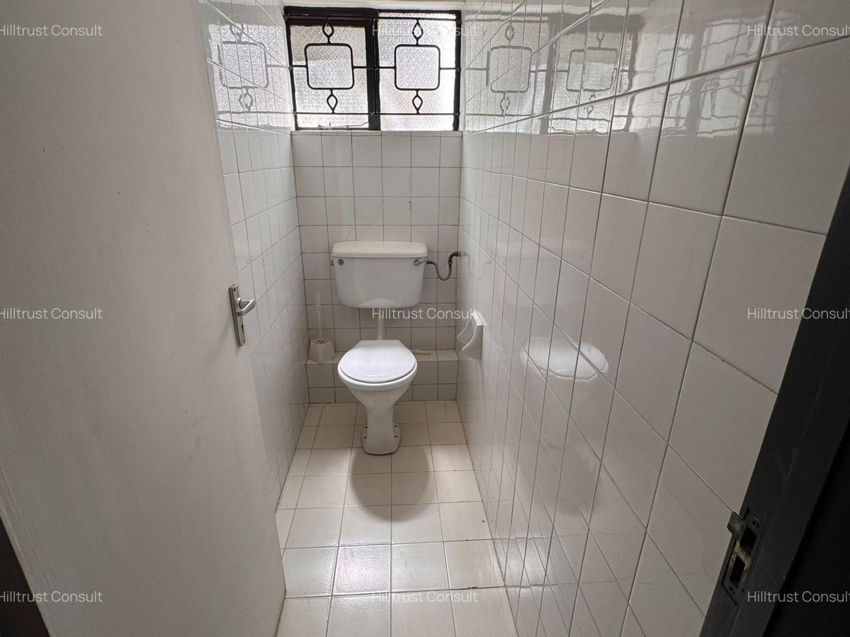 4 Bed Townhouse with En Suite at Off James Gichuru - 10