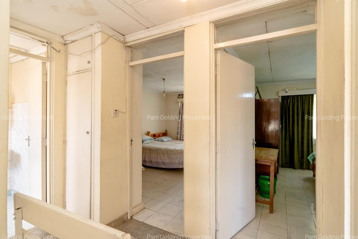 4 Bed Townhouse with Staff Quarters at Muhoho Avenue - 7