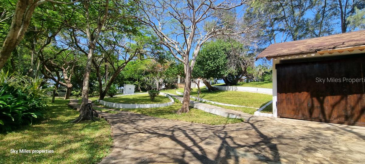 4 Bed Villa with En Suite at Malindi - 10