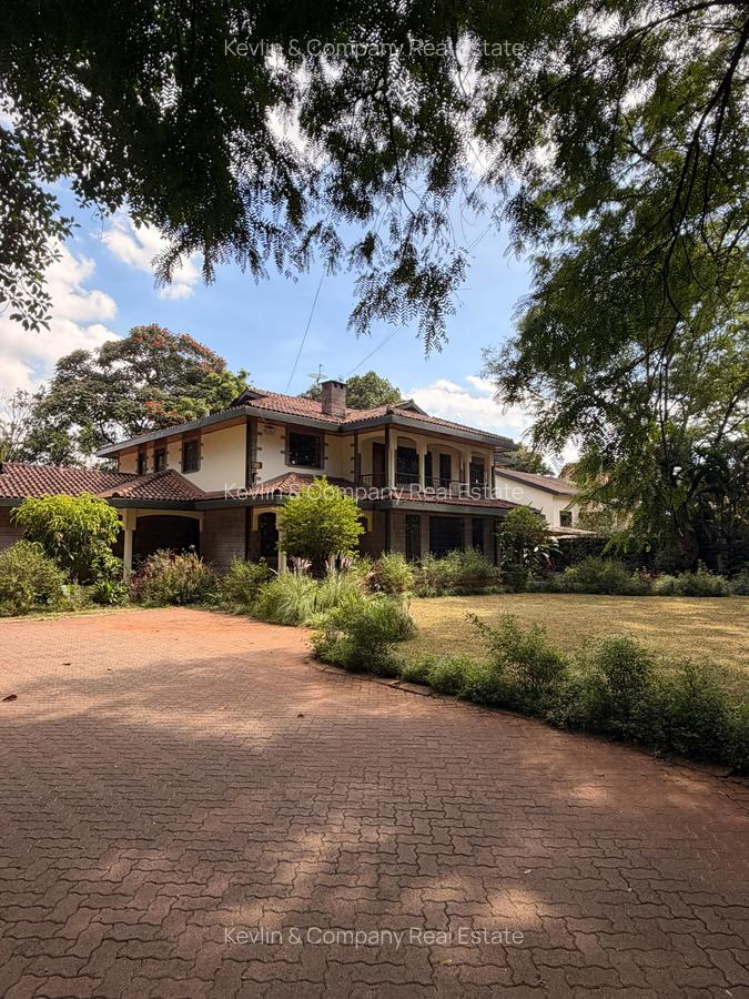5 Bed Villa with En Suite in Nyari - 1