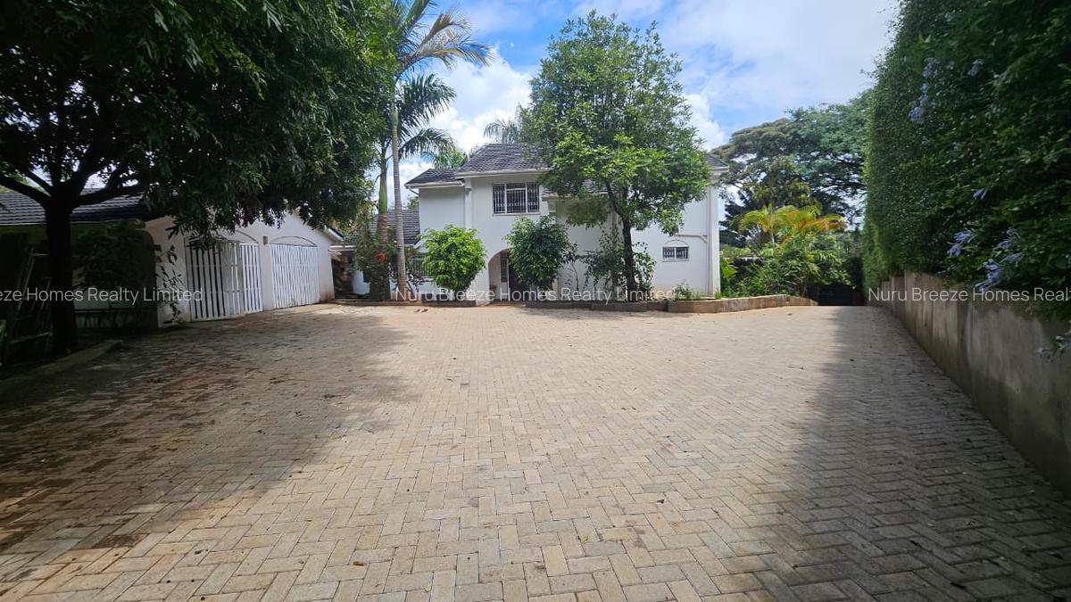 4 Bed House with En Suite in Runda - 9