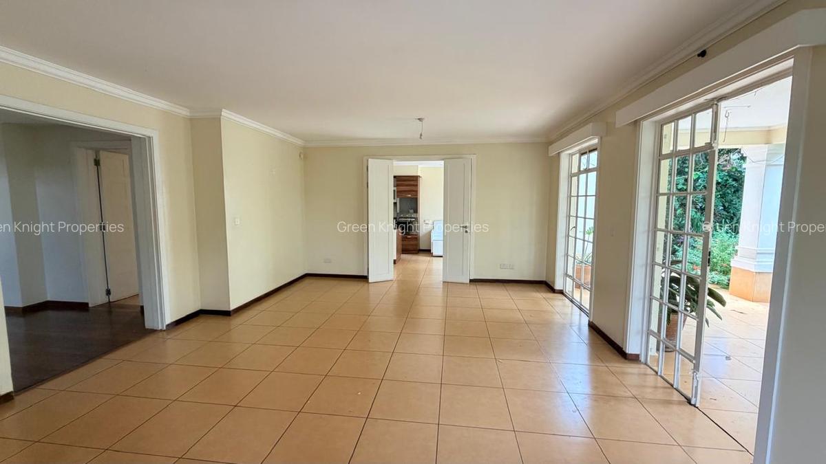 5 Bed House with En Suite in Spring Valley - 8