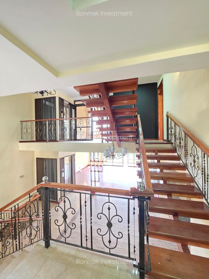 5 Bed Townhouse with En Suite at Lavington Green - 14