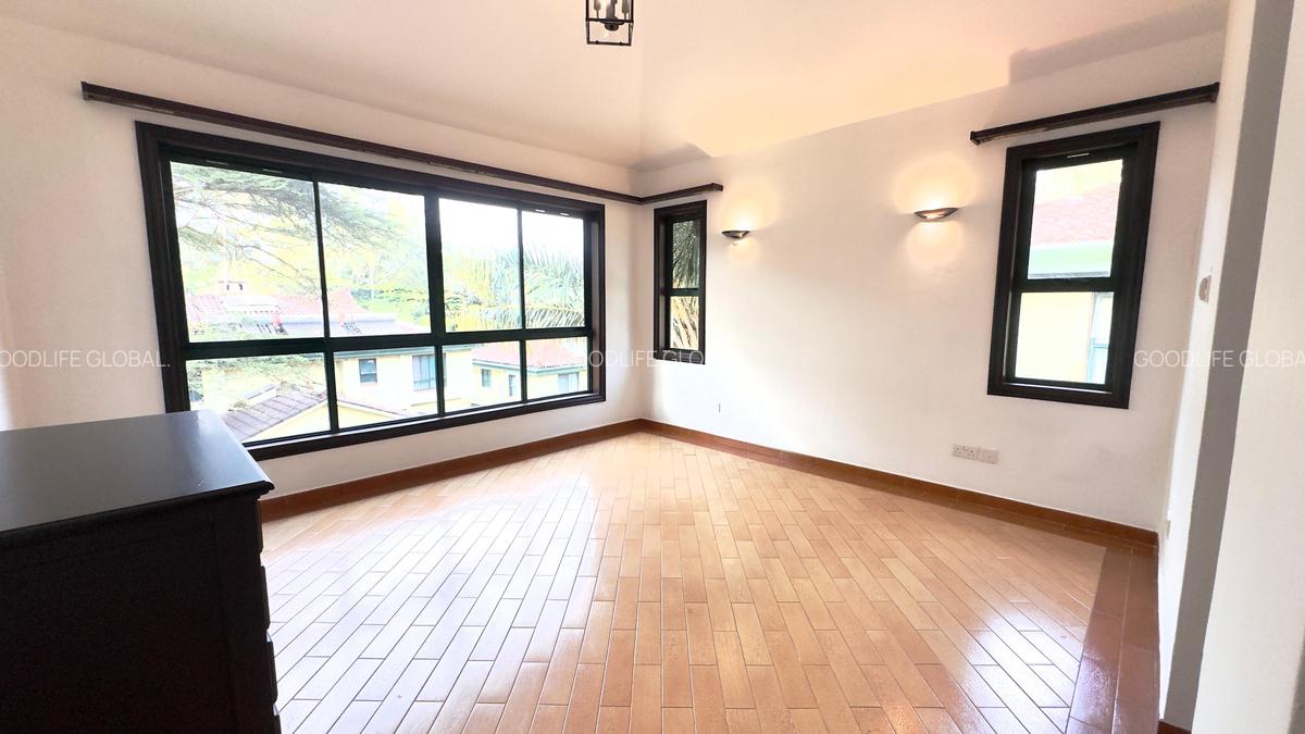 3 Bed Villa with En Suite at Spring Valley - 14