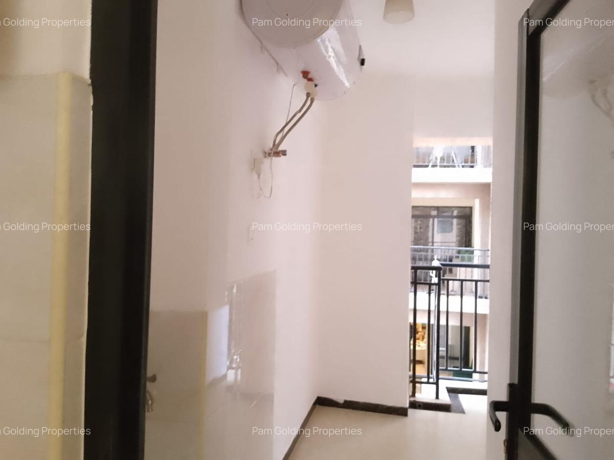 2 Bed Apartment with En Suite at Dennis Pritt Road - 8