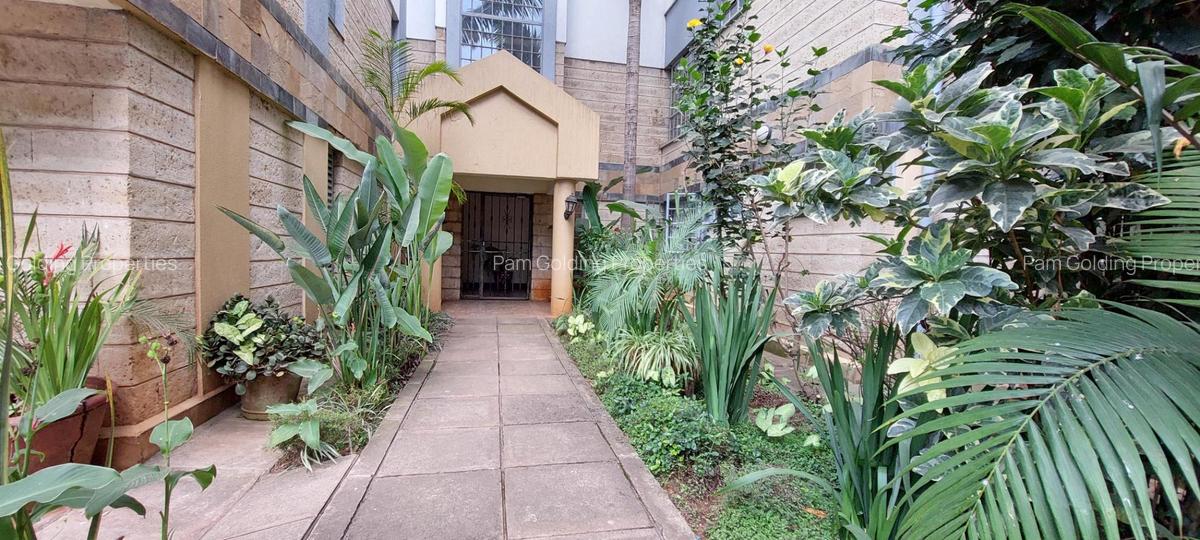 3 Bed Apartment with En Suite in Westlands Area - 1