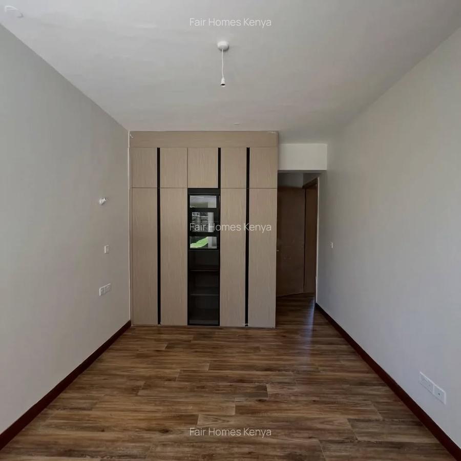 6 Bed Townhouse with En Suite at Lavington Green - 12