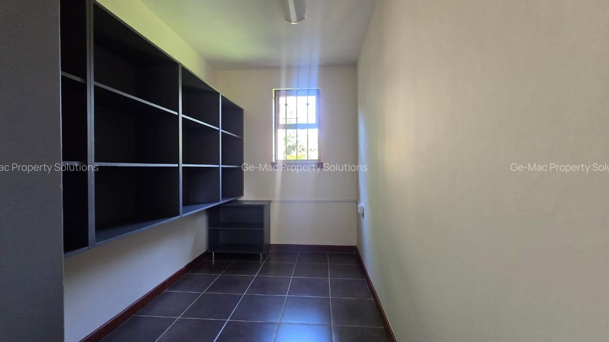 5 Bed House with En Suite in Runda - 19