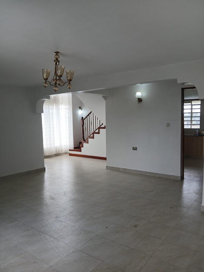 Serviced 3 Bed Apartment with En Suite at Pemways - 4