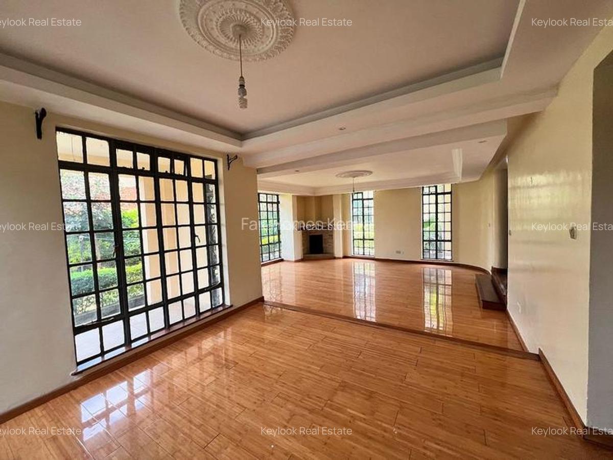 5 Bed Townhouse with En Suite at Lavington Green - 8