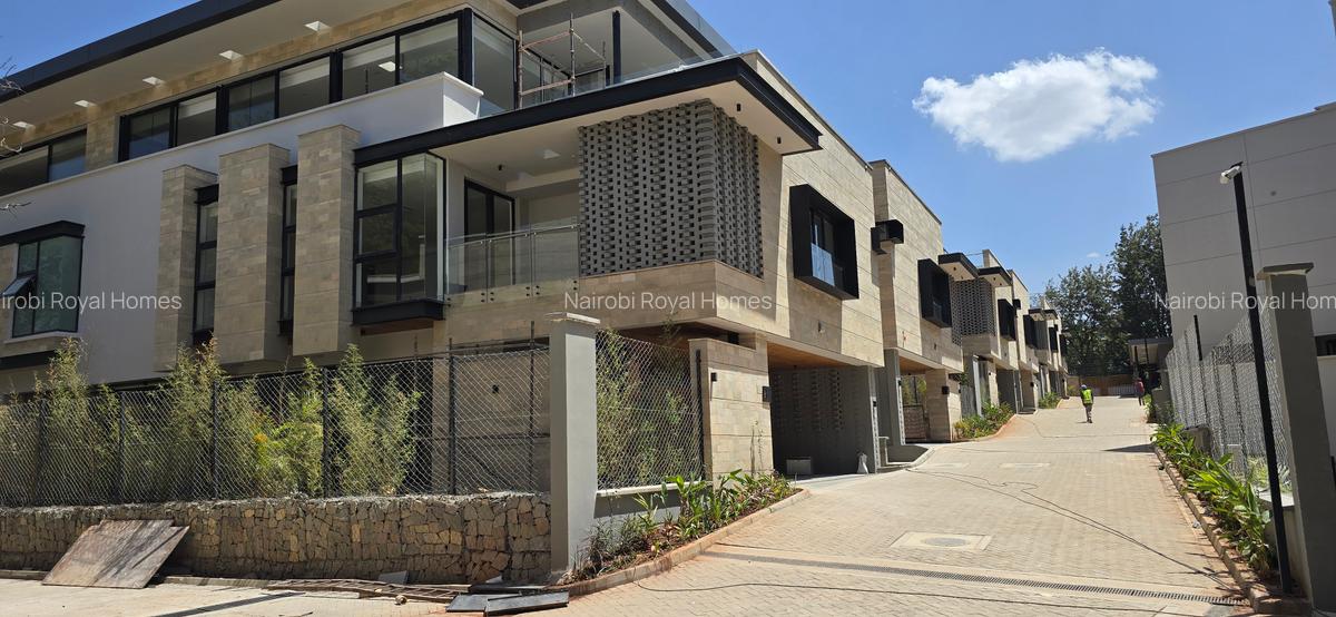 5 Bed Townhouse with En Suite at Kyuna Grovelia Grove - 4