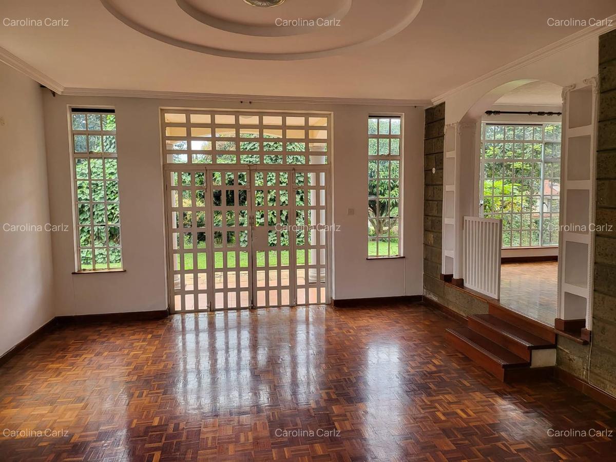 5 Bed House with En Suite at Rosslyn - 4
