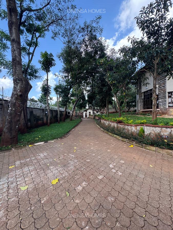 5 Bed House with En Suite in Runda - 19