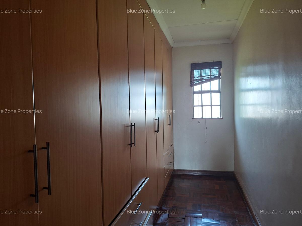 4 Bed Townhouse with En Suite at Off Glory Rd - 18