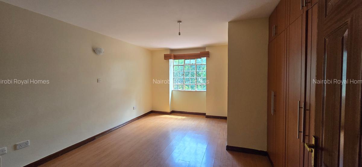 4 Bed Townhouse with En Suite at Lavington Green - 13