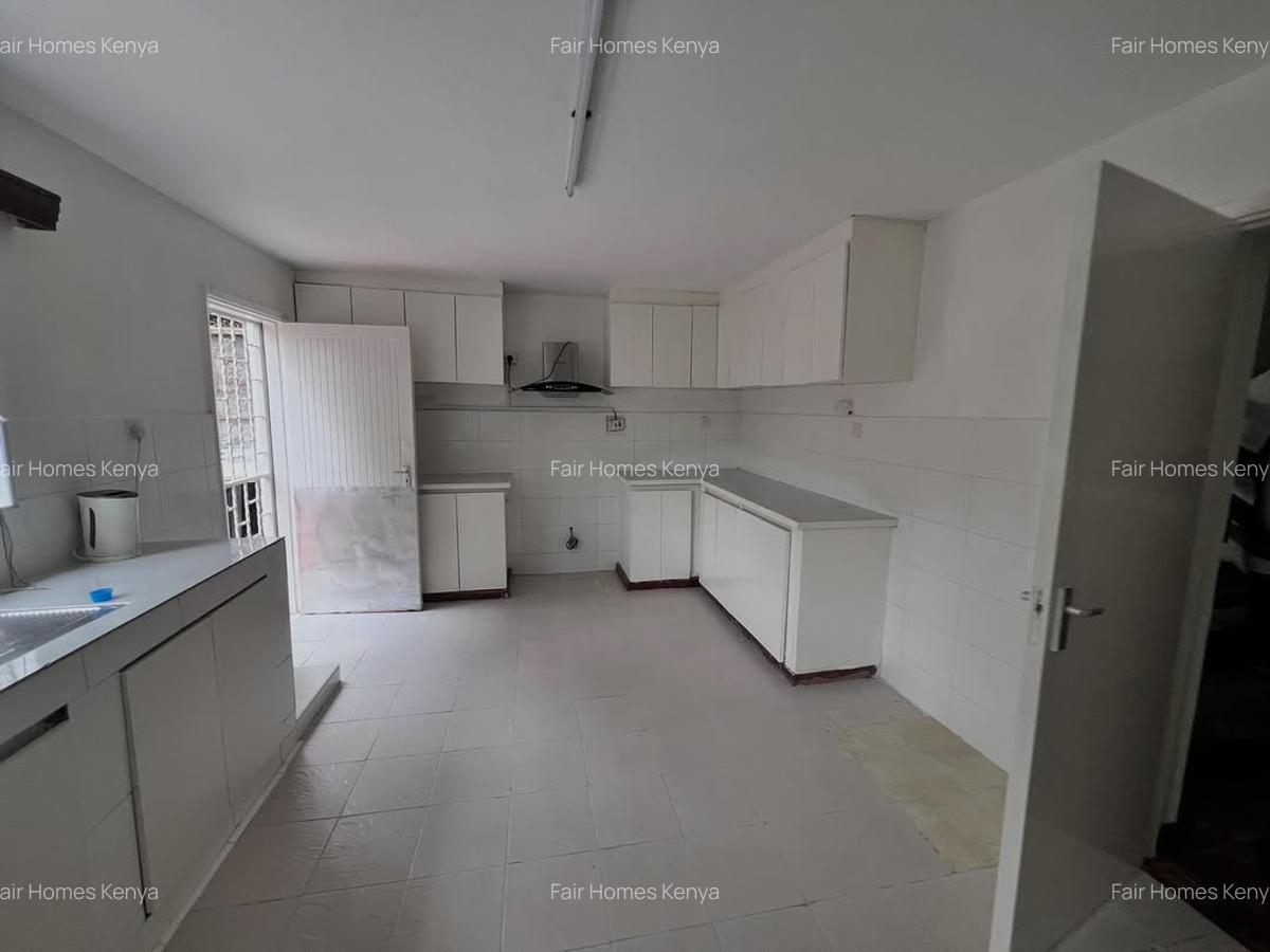 5 Bed House with En Suite at Manyani East - 5