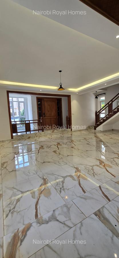 5 Bed Townhouse with En Suite at Lavington Green - 17