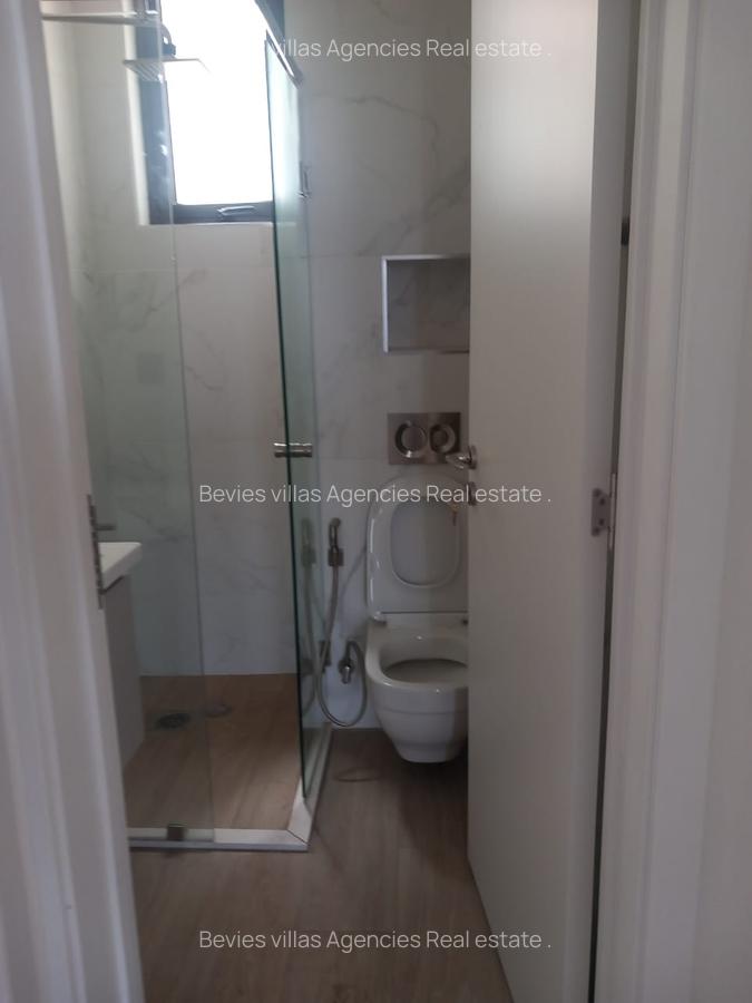 3 Bed Apartment with En Suite in Riverside - 20