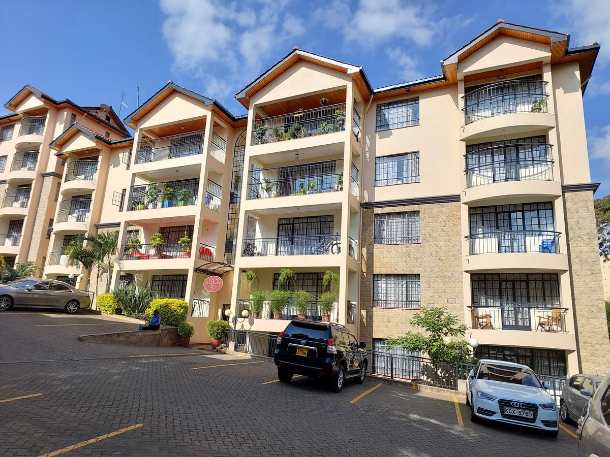 3 Bed Apartment with En Suite at Hundreds Streets - 1